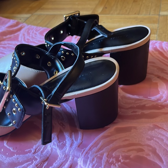 charles & keith heel NUDE - Picture 3 of 6